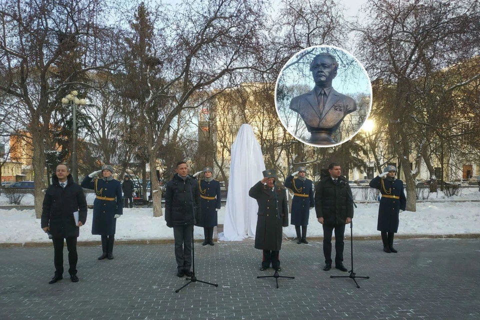 Челябинск открыт. Памятник Николаю Патоличеву. Памятник Патоличеву в Челябинске. Бюст Патоличева в Челябинске. Челябинск 29 декабря открытие памятника.