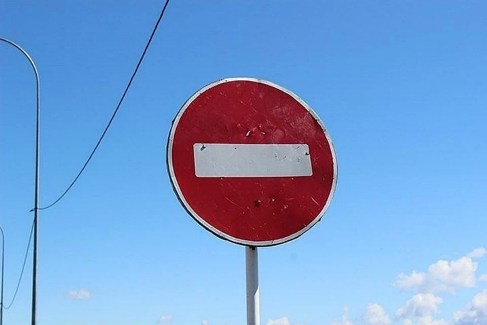 В Твери ограничено движение на улице Комарова