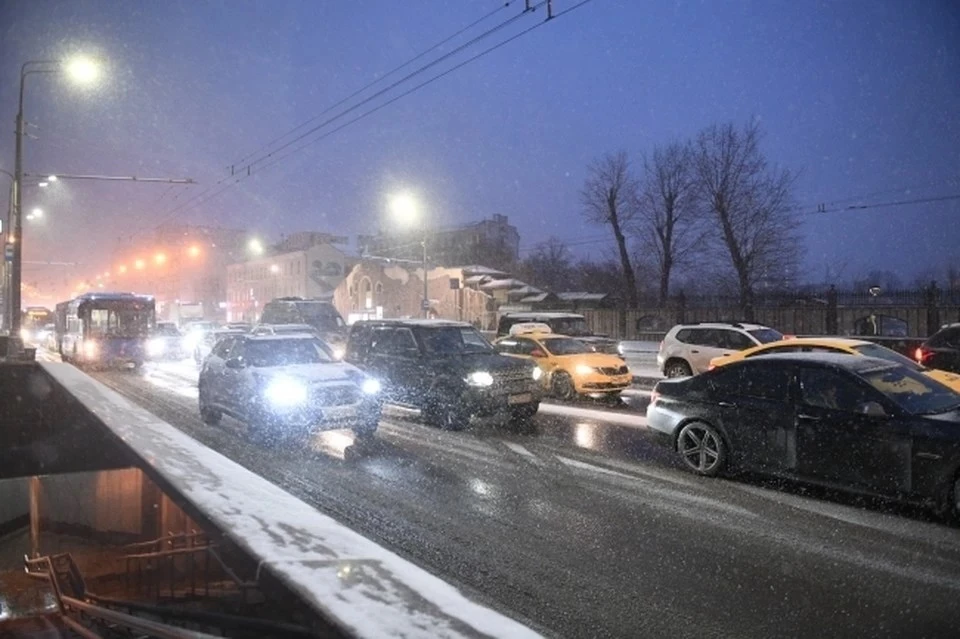 Водителям дали совет, как пережить предновогодние пробки