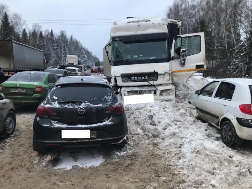 Авария произошла 2 января 2021 года в 13 часов 9 минут. Фото: vk.com/gibdd43