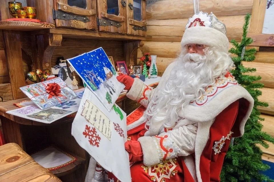В этом году взрослые чаще всего просили у Деда Мороза здоровья и денег Фото: Архив "КП"
