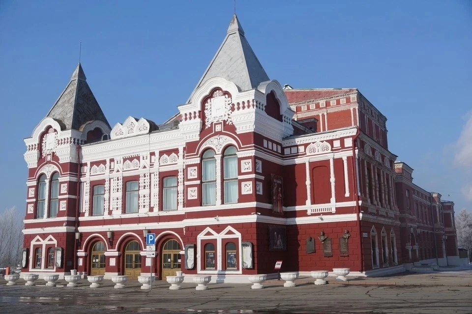 Есть несколько вариантов обновления театра.