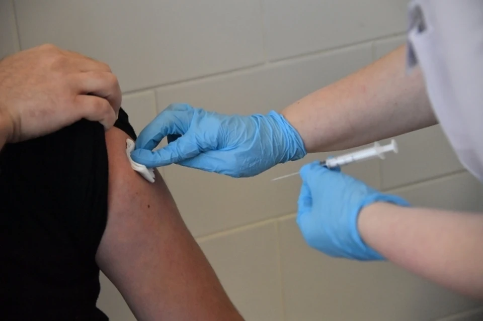 Получить вакцину от COVID-19 можно в нескольких прививочных пунктах по городу и области.