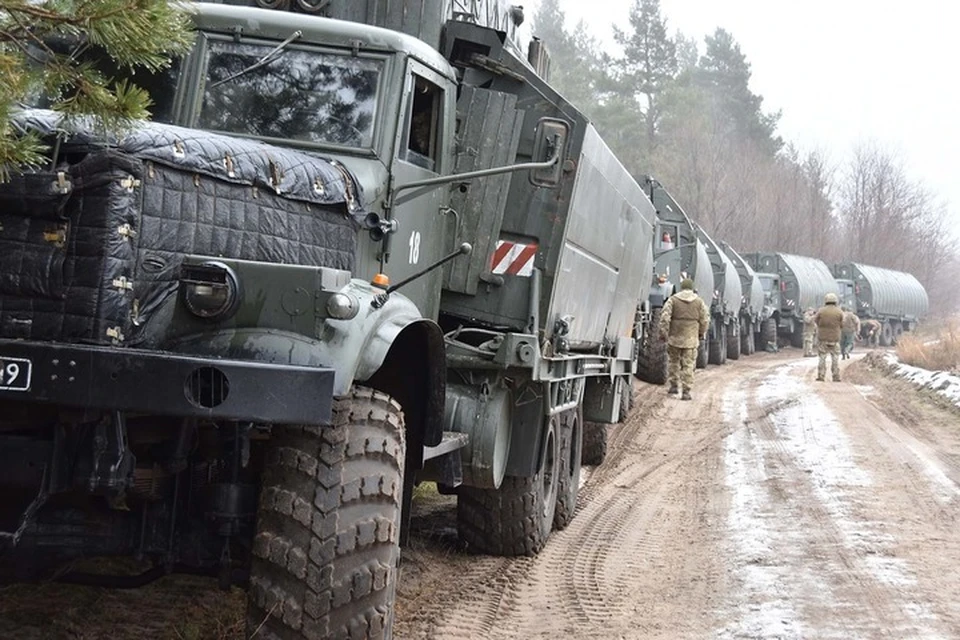 Украинские военные стягивают к передовой технику, боеприпасы и инженерно-саперные подразделения. Фото: Пресс-центр штаба ООС