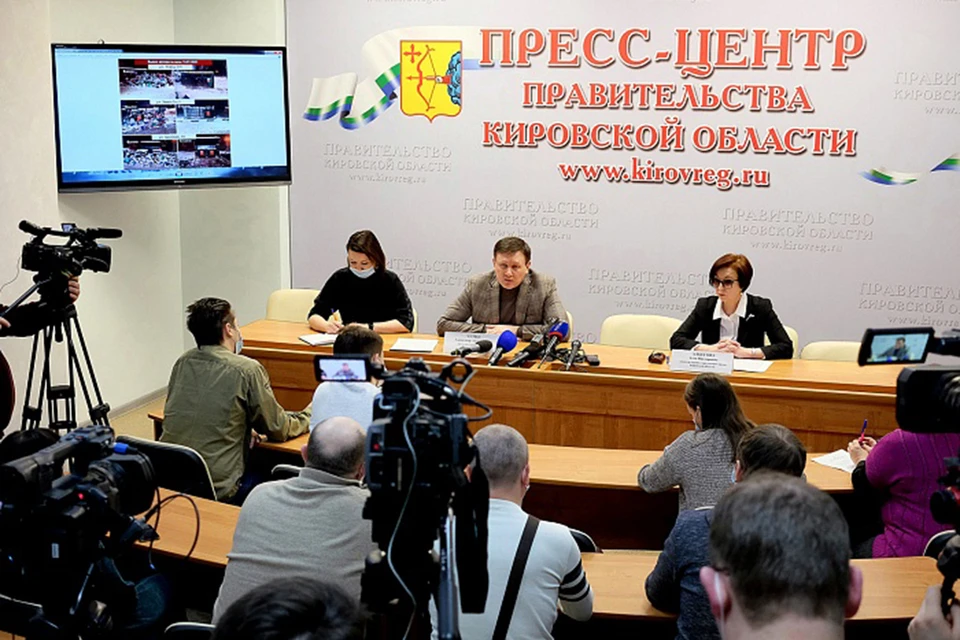 В правительстве ответили на вопросы журналистов о том, с какими трудностями при вывозе ТКО пришлось столкнуться региональному оператору во время праздников. Фото: kirovreg.ru
