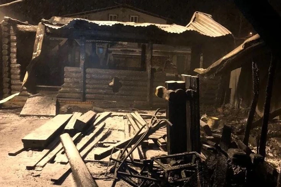 В Тюмени СК возбудил уголовное дело о халатности после гибели семерых пенсионеров в пожаре.