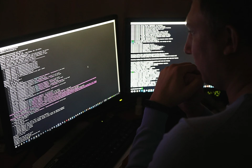 В Красноярске менеджер продавал налево информацию об абонентах сотовой связи