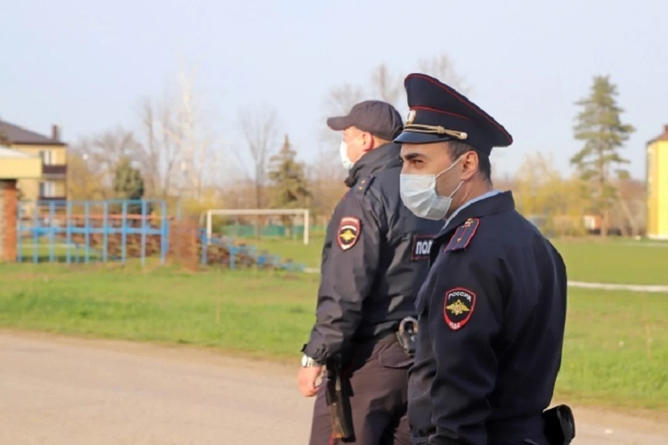 Житель Судака хранил в диване больше 13 килограммов марихуаны.
