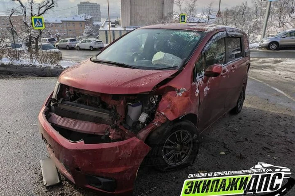 ДТП произошло на Суханова. Фото: Instagram/AK_VDK, dps_vl
