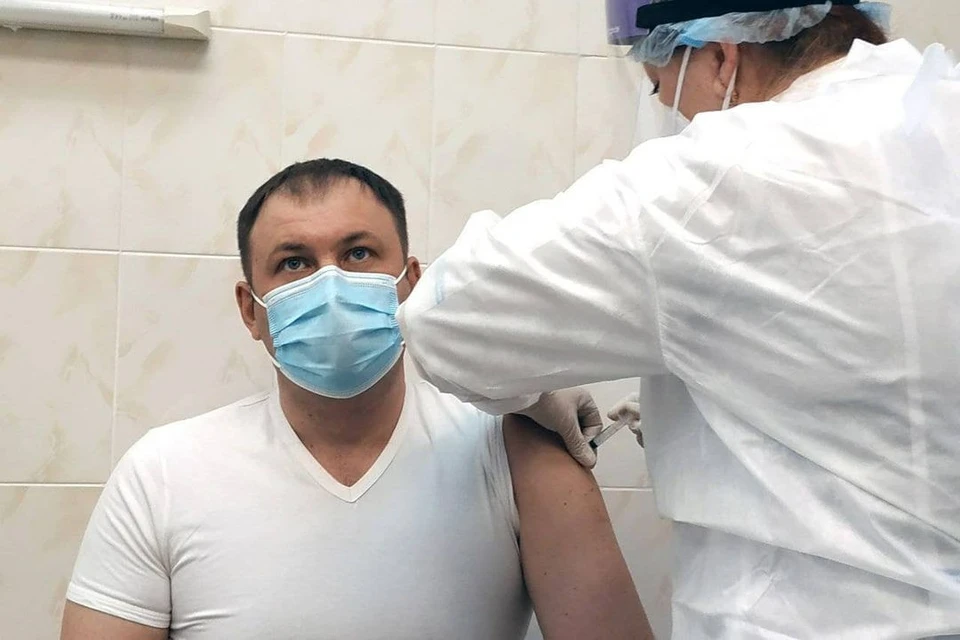 Мэр Кемерова Илья Середюк сделал прививку от коронавируса. Фото: Илья Середюк/ Instagram