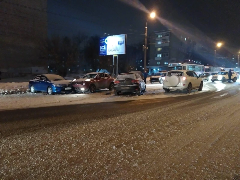 Четыре автомобиля столкнулись в Ижевске