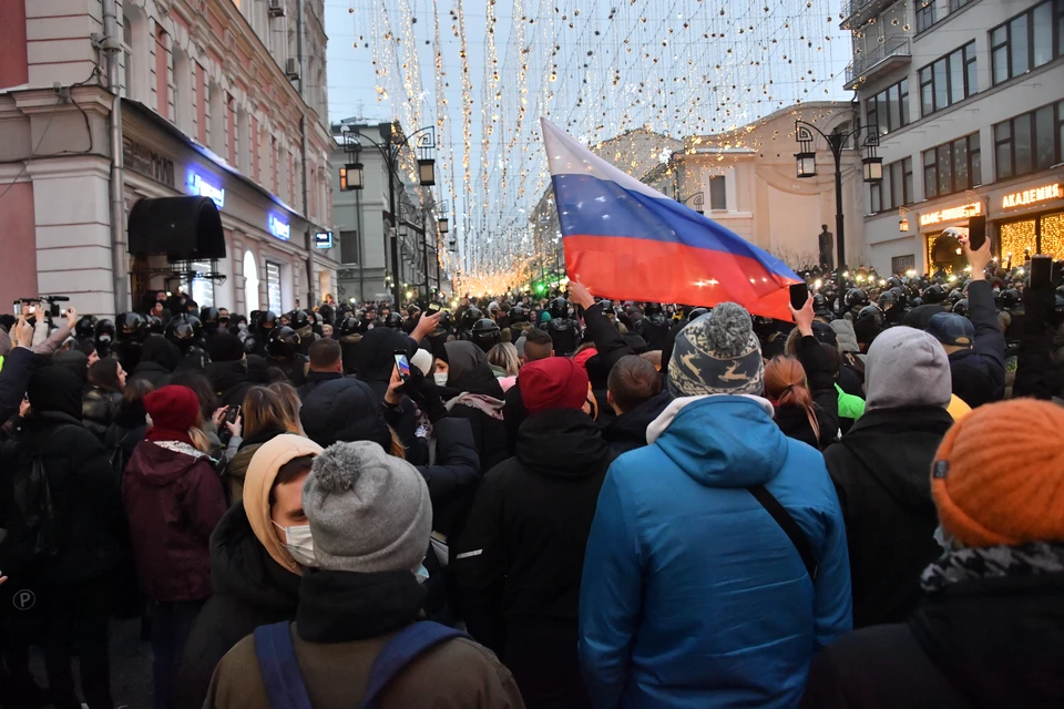 Корреспонденты kp.ru находятся на акциях протеста в Москве.