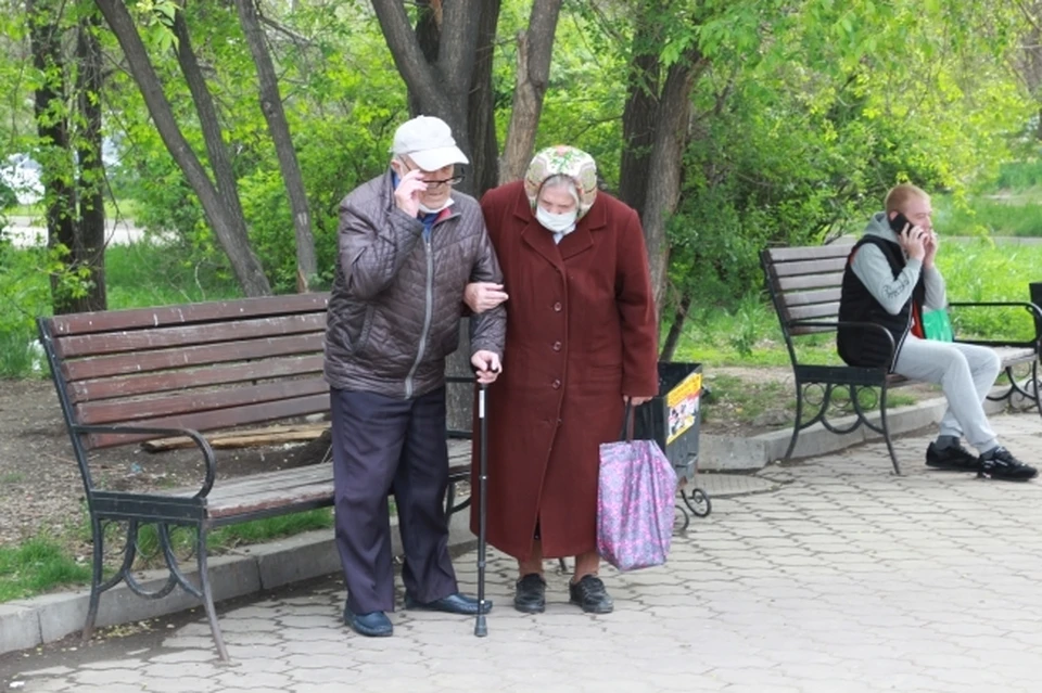 Продлены и больничные для работающих пенсионеров.