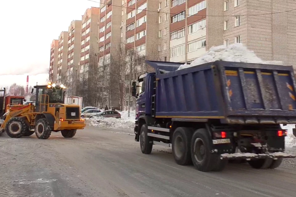 Вывоз снега киров. Фото как вывозят снег.