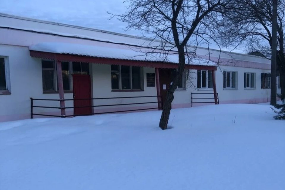 В поселке Щедрино Ярославской области замело полицейский участок. Фото: "Подслушано поселок Щедрино.ЯМР"