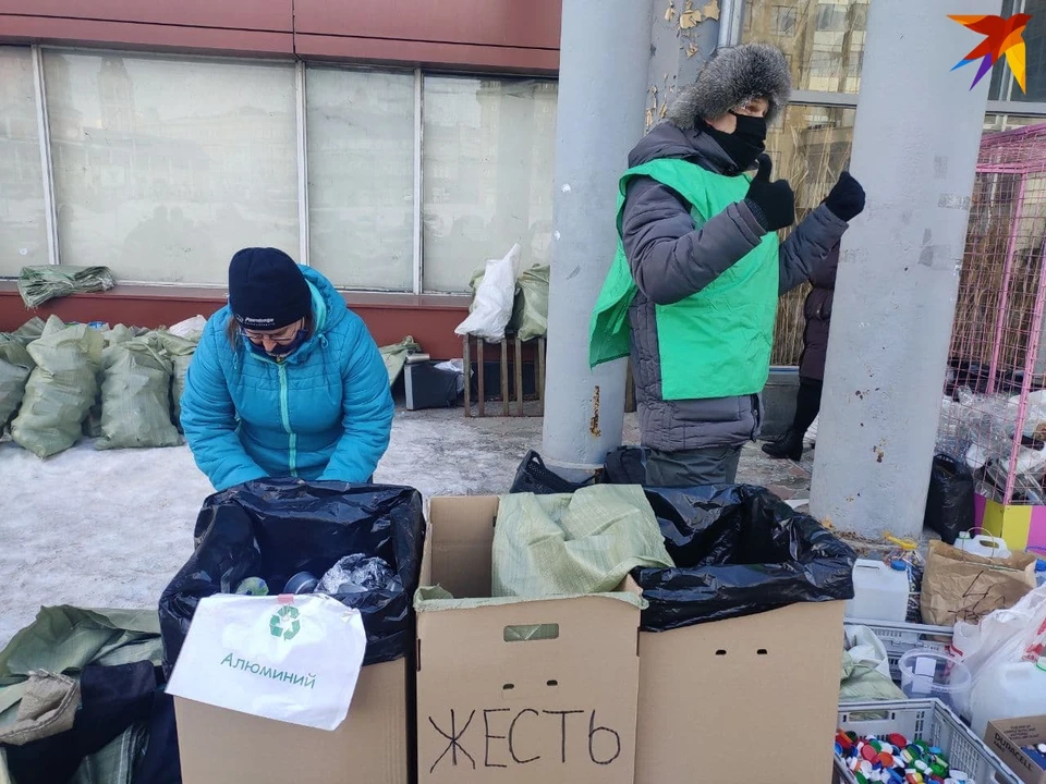 Волонтеры помогают саратовцам правильно утилизировать мусор