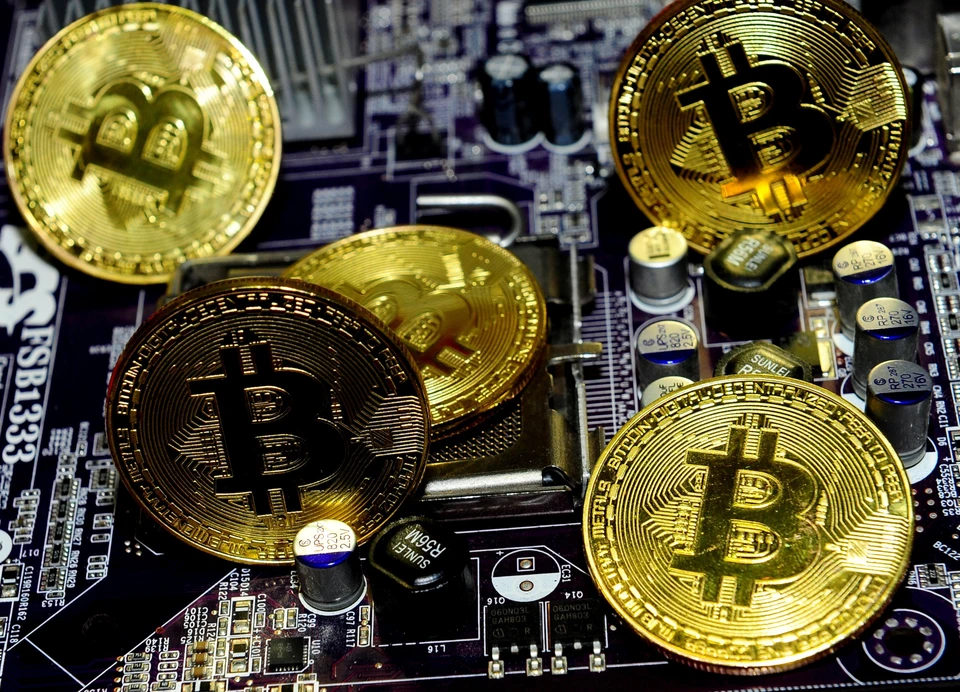 Курс биткоина достиг 48 тысяч долларов и обновил исторический рекорд