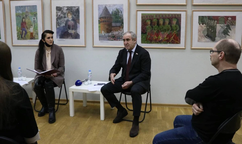 Сергей Неверов встретился с родительским Советом города Смоленска. Фото: smolensk.er.ru.