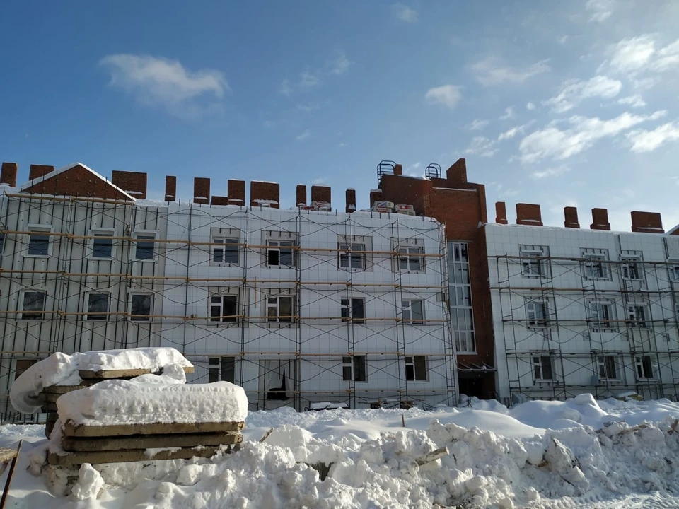 Воспитанники детского дома смогут заселиться в новое здание уже ближе к лету, престарелые в Итатке – в 2022 году.
