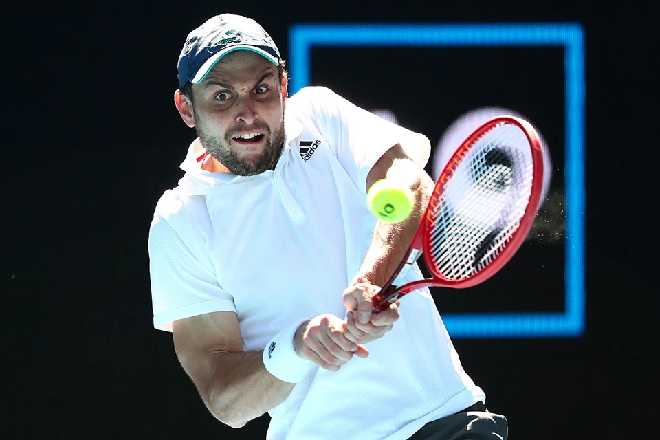 Российский теннисист Аслан Карацев, который пробился в основной турнир Australian Open через квалификацию, штампует одну сенсацию за другой