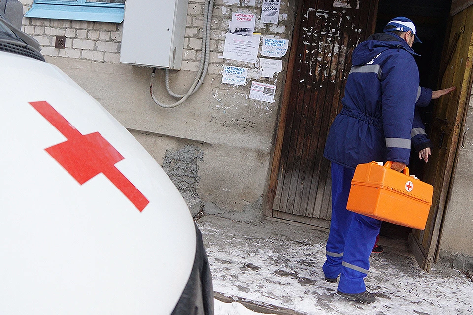 Мужчина позвонил в службу спасения и пожаловался на боль в сердце.