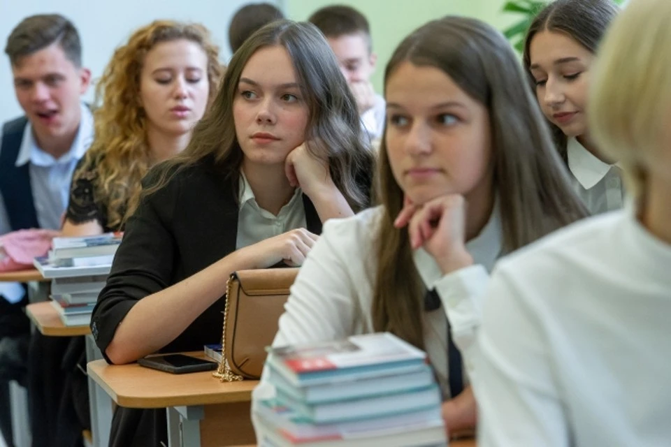 В преддверии 23 февраля и 8 марта оперативный штаб разъяснил правила проведения детских праздников.