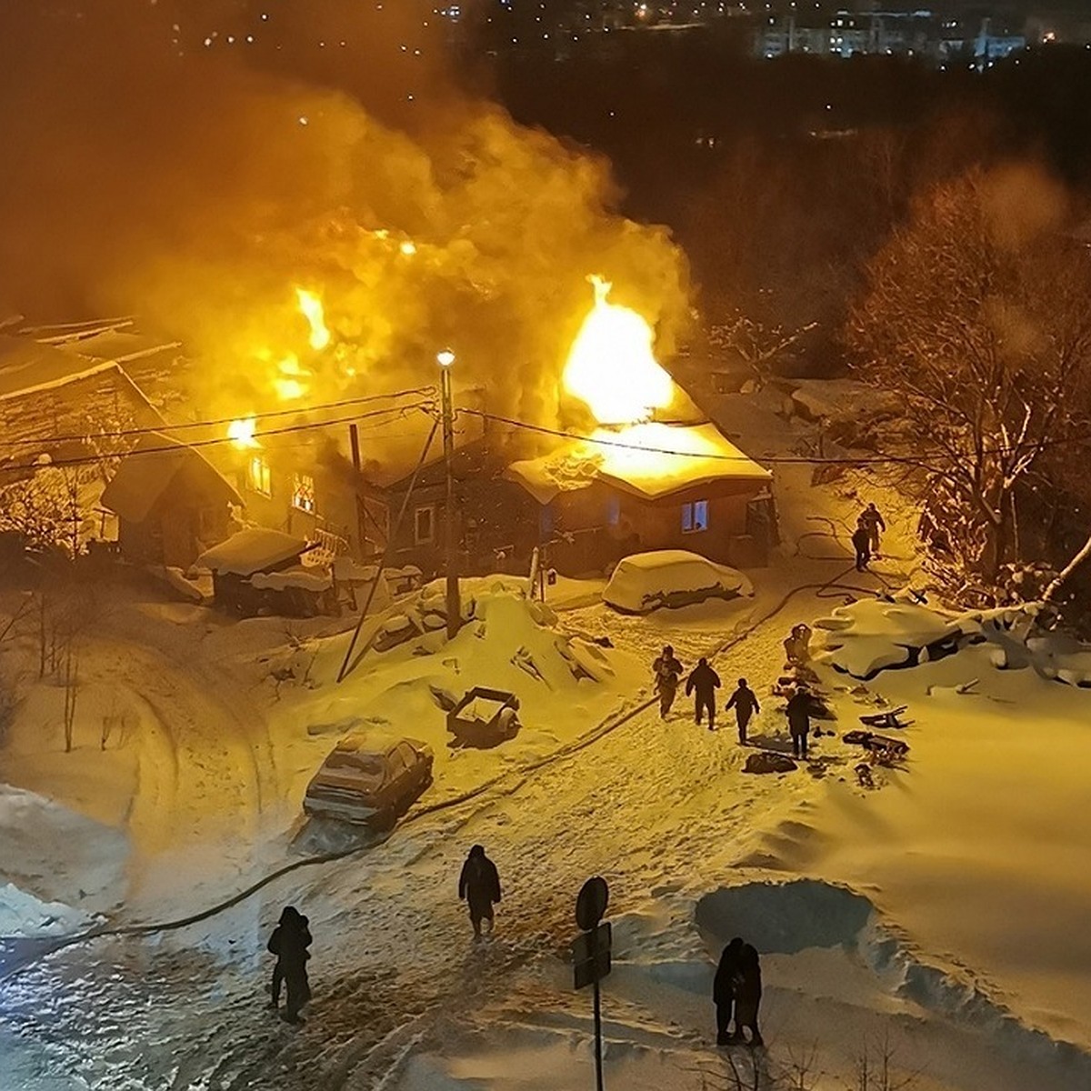 Дом многодетной семьи сгорел в Красносельском районе Петербурга - KP.RU