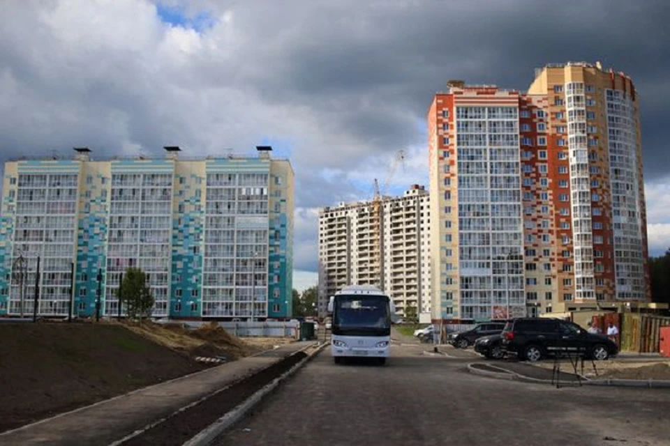 Томск снять в радонежском. Микрорайон Радонежский Томск. Радонежский Томск Береговая 25. Береговая 5 Томск. Береговая 9 Томск.