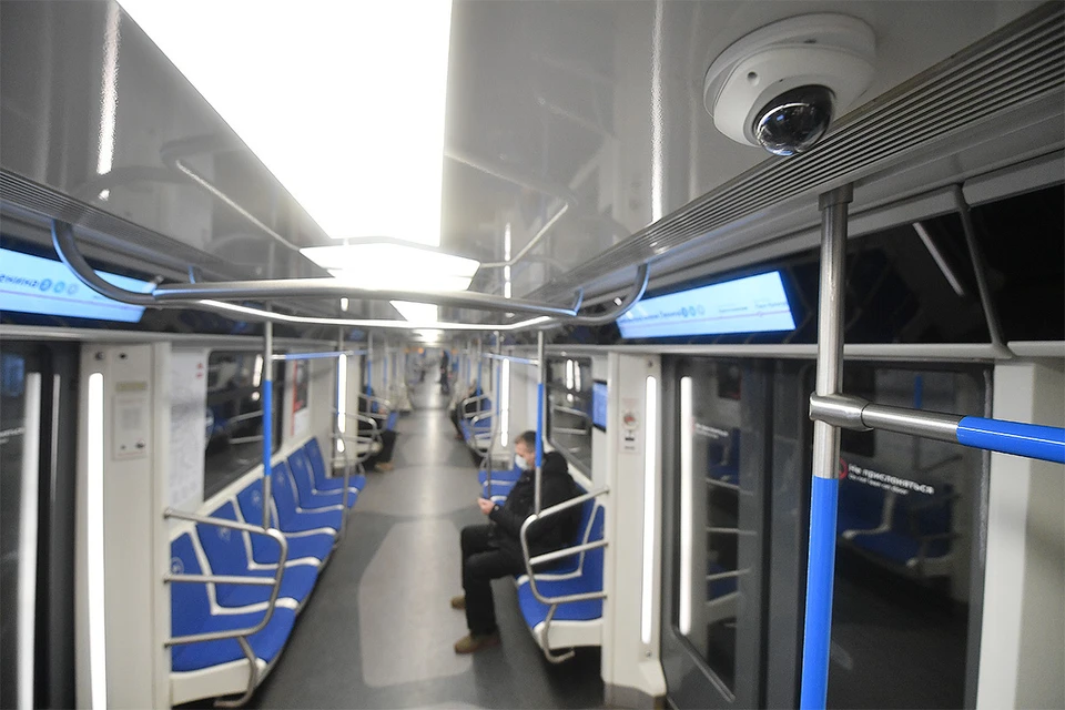 Камера наблюдения в вагоне столичного метро.