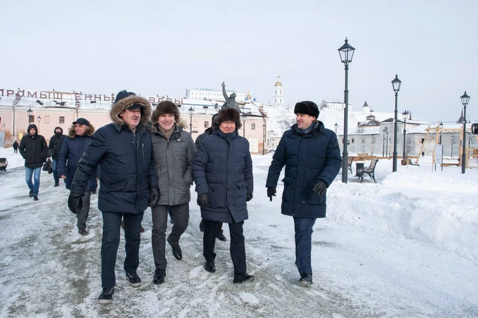 Александр Моор поделился секретом роста промышленного производства в Тюменской области.