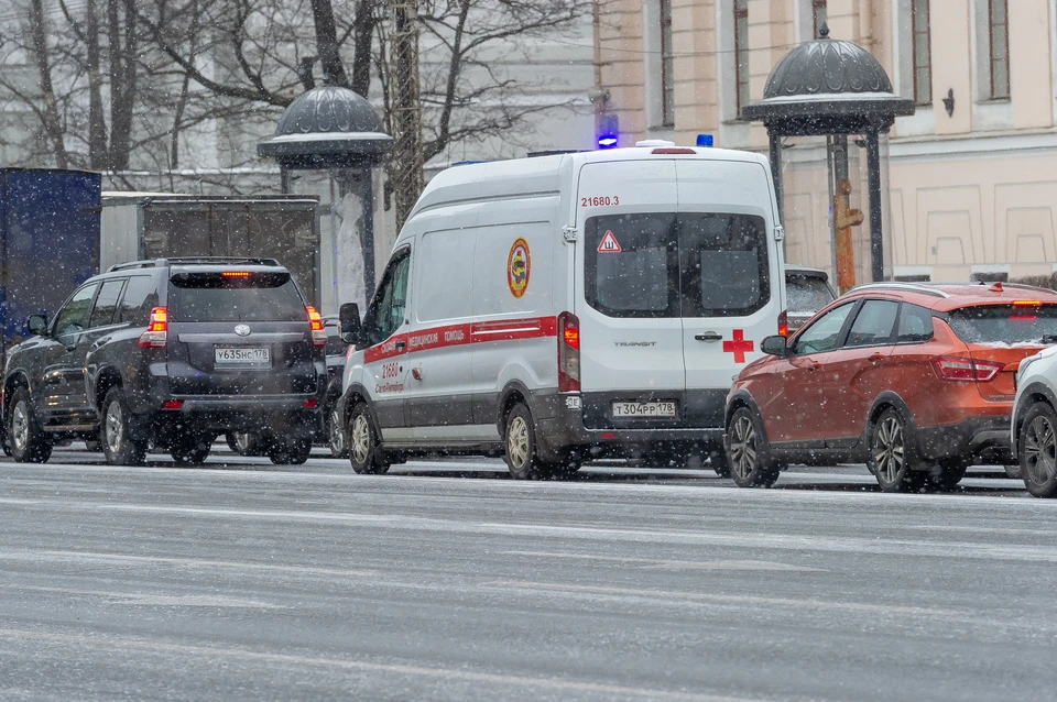 Девочка пыталась покончить с собой в школе Петербурга