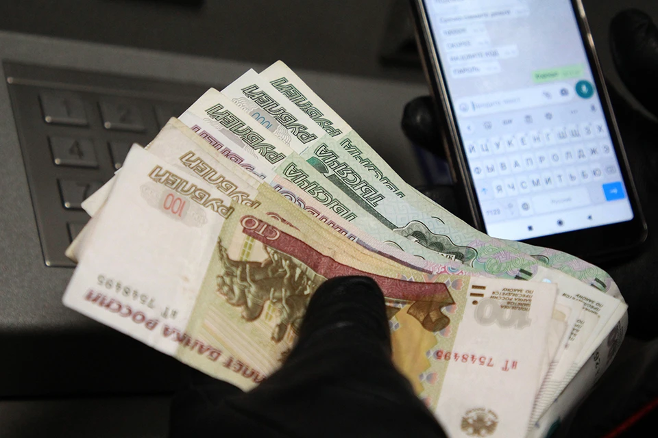 Мошенники получили более 2 миллионов рублей от сибиряка, позвонив ему от имени высокопоставленного полицейского