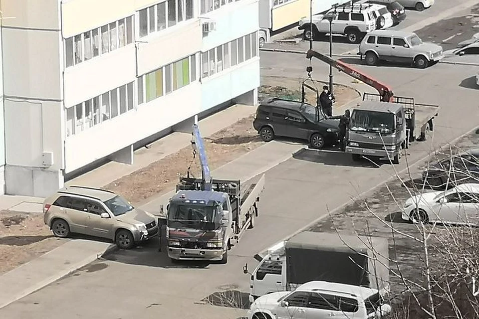 Во дворах города началась эвакуация. Фото: Вячеслав Панарин
