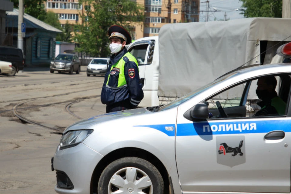Троллейбус протаранил дорожное ограждение на улице Байкальская в Иркутске
