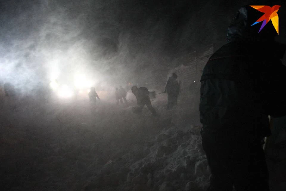 С горы Мантепахк сошла лавина, под снегом находится 12-летняя девочка. Фото: Ирина ЯРИНСКАЯ