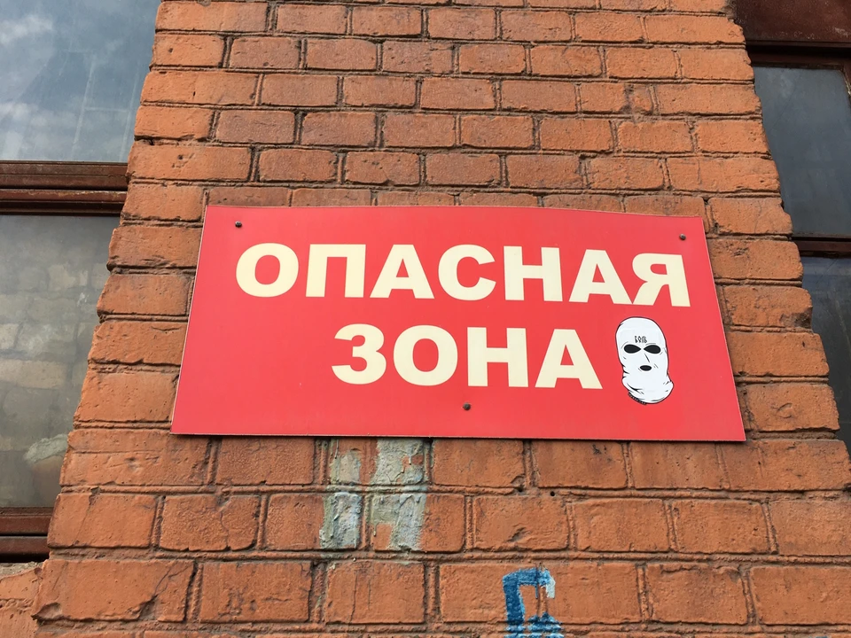 К счастью, водитель грузовика не пострадал.