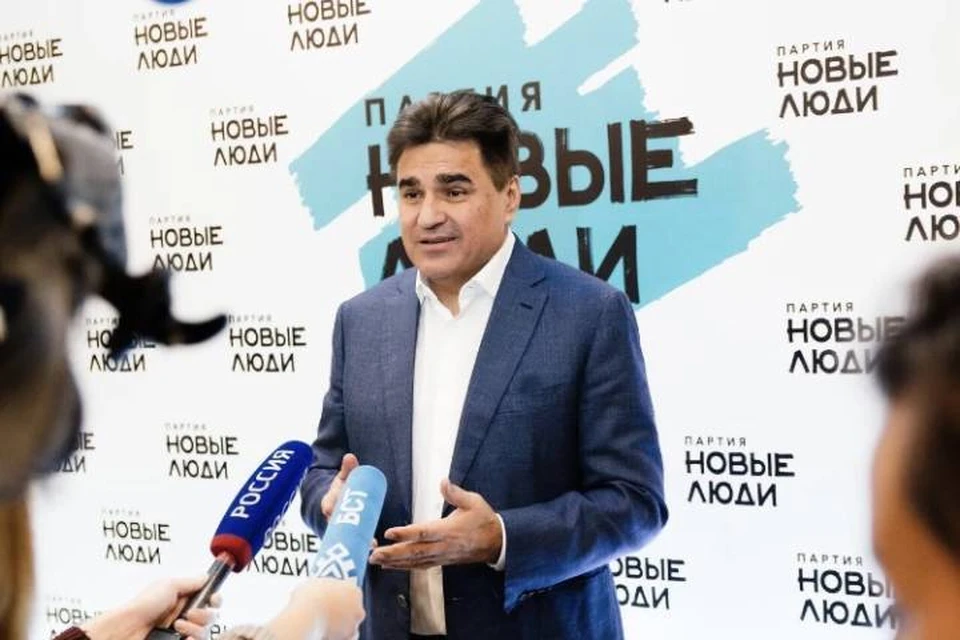 Лидер партии «Новые люди» Алексей Нечаев выступил с инициативой: «сделать так, чтобы человек, не желающий служить в армии, официально заплатил деньги за освобождение от службы». Фото: предоставлено партией «Новые люди».