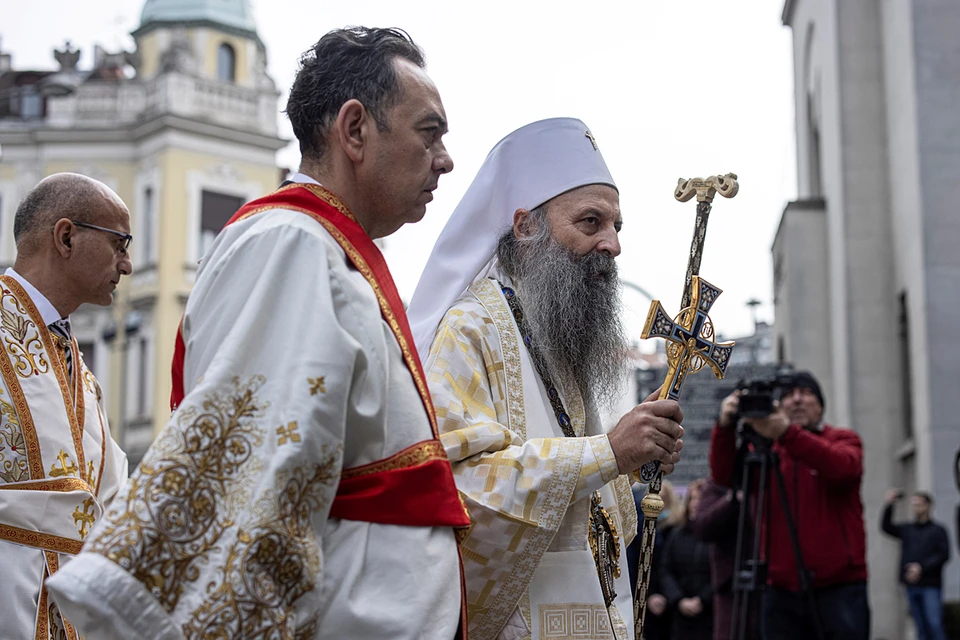В траурных мероприятиях принимал участие и патриарх Сербский Порфирий. Его избрали на престол совсем недавно – в середине февраля этого года