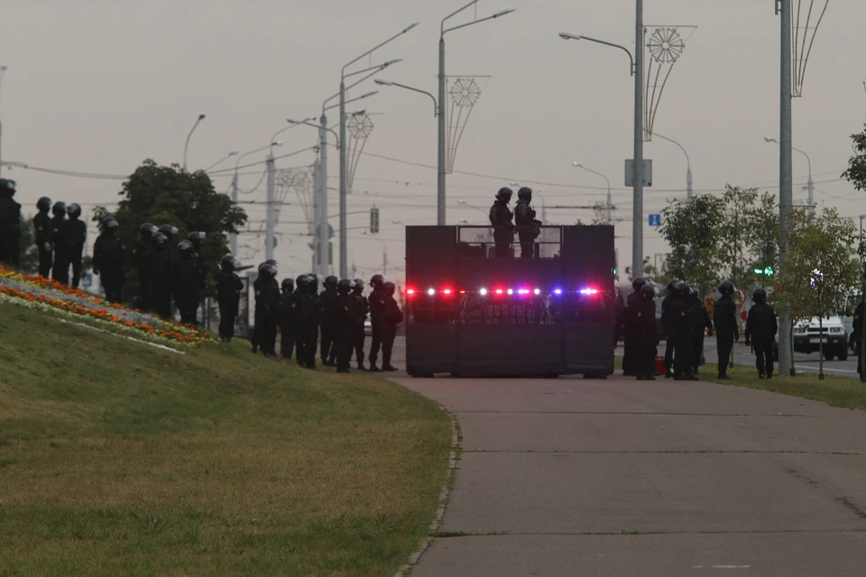 Военную технику стянули в центр Минска перед акцией оппозиции