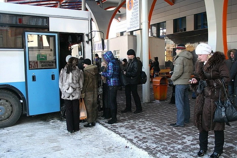 Кемеровский автовокзал. Автобус автовокзал Кемерово. Автовокзалы Кузбасса. Автостанция зима. Междугородный автовокзал Кемерово.