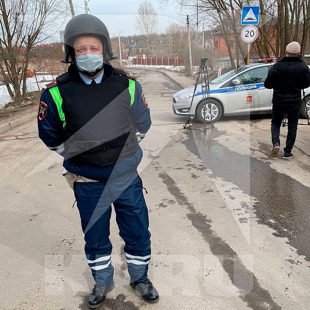 В Мытищах мужчина забаррикадировался в элитном коттедже и открыл стрельбу  по сотрудникам ФСБ и полиции - KP.RU