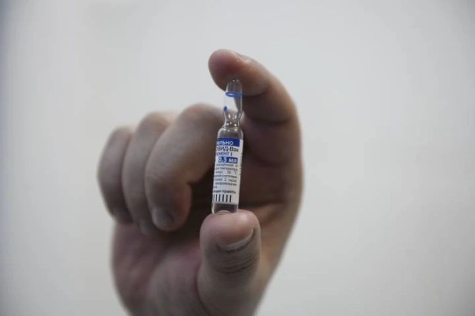 В Кировской области ожидаются поставки вакцины от коронавируса по 15-16 тысяч доз каждую неделю.