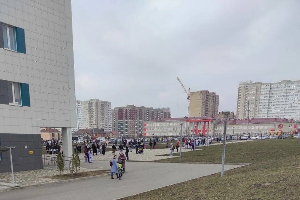 Показываем кадры, снятые очевидцами