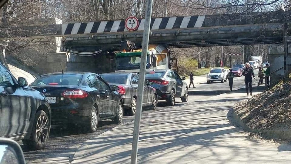 Очередное ДТП под мостом на улице Островского