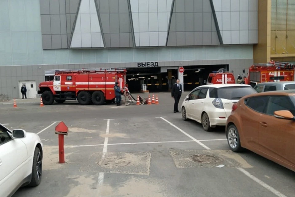 Броско Молл горит в Хабаровске