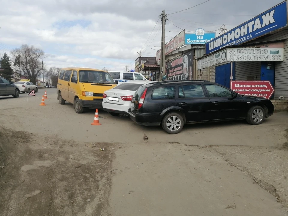 Возле Болховского микрорайона Орла произошло тройное ДТП. Фото: Госавтоинспекции Орловской области