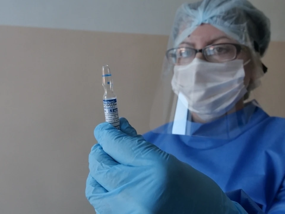 Министр здравоохранения РФ рассказал о ходе вакцинации пожилых людей от коронавируса