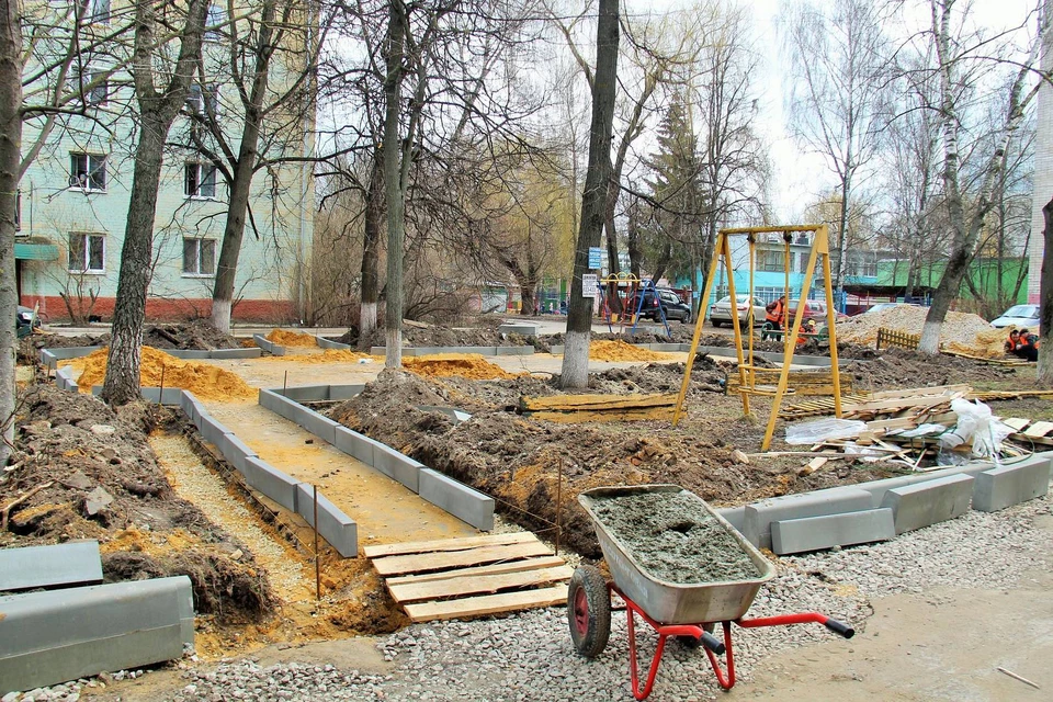 Ремонт дворов в Орле уже идет на 17 площадках. Фото: пресс-служба администрации погода