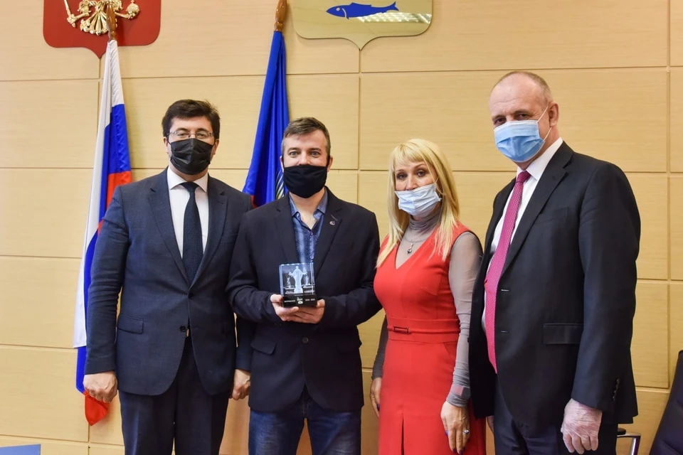 Алексея Бакуменко чествовали в администрации Мурманска. Фото: администрация Мурманска
