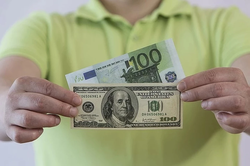 Аналитики прогнозируют рост курса доллара в апреле до 80 рублей